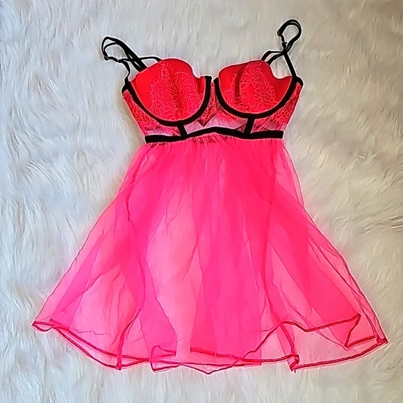 Sexy VS lingerie top - Picture 1 of 9